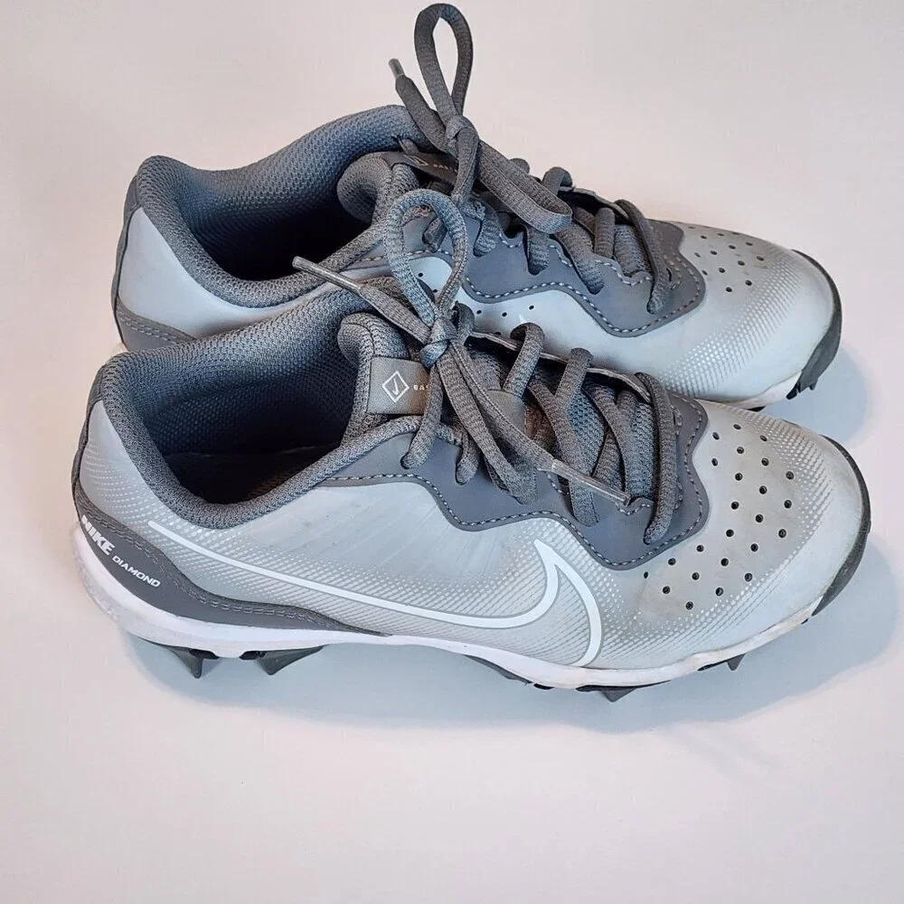 Nike Diamond fastflex softball cleats sz 1 Kids grey